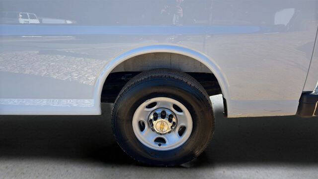 2025 Chevrolet Express LT 3500