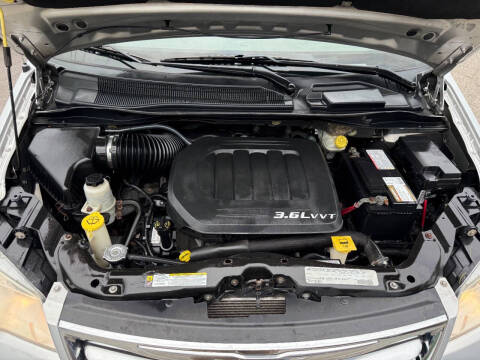 2011 Chrysler Town and Country Touring