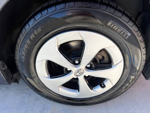 2012 Toyota Prius Three