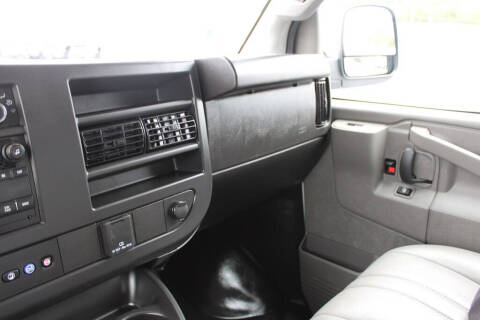 2025 GMC Savana 2500