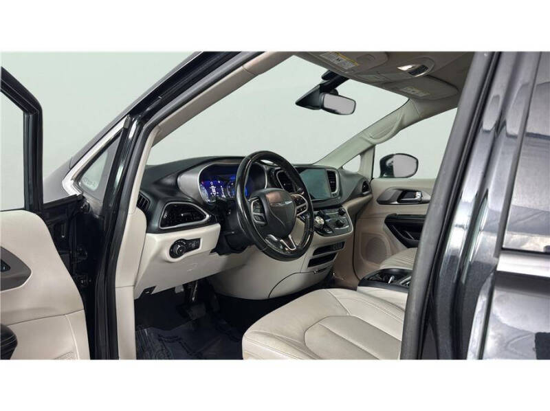 2021 Chrysler Pacifica Touring L