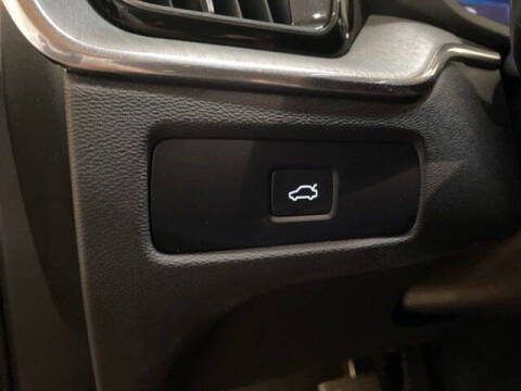2025 Volvo XC60 B5 Plus Dark Theme