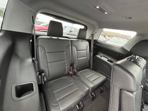 2023 GMC Acadia SLT