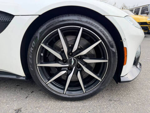 2019 Aston Martin Vantage