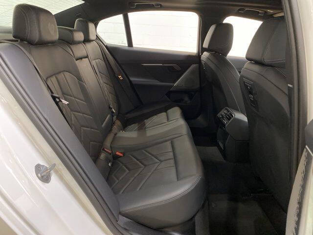 2024 BMW 5 Series 530i