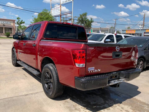 2014 Nissan Titan SV