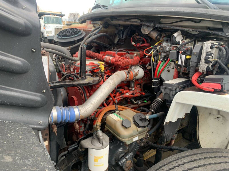 2012 Freightliner M2 106