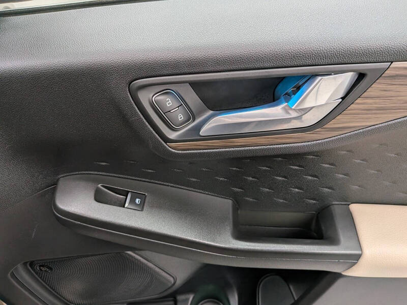 2020 Ford Escape Hybrid Titanium