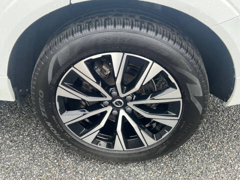 2024 Volvo XC60 B5 Core Dark Theme