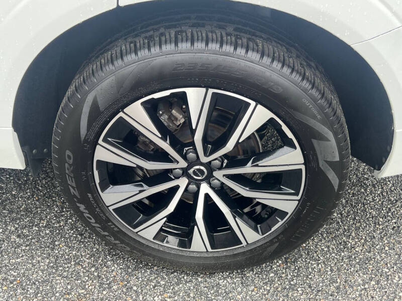 2024 Volvo XC60 B5 Core Dark Theme