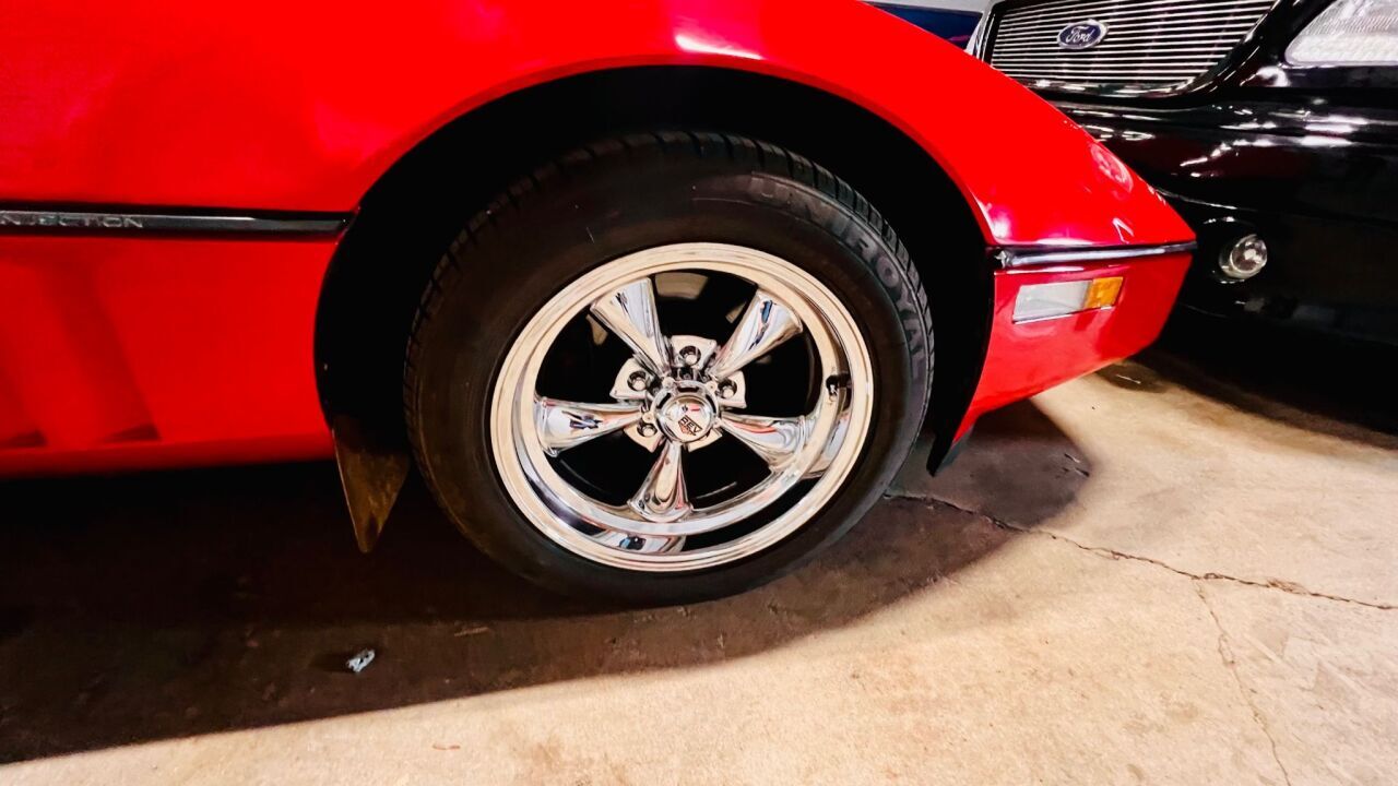 1985 Chevrolet Corvette 13