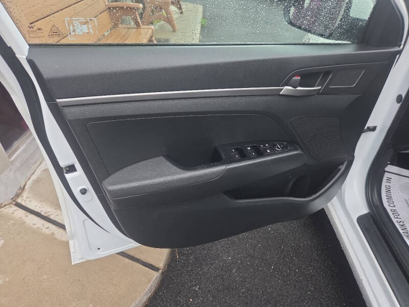2018 Hyundai Elantra SE