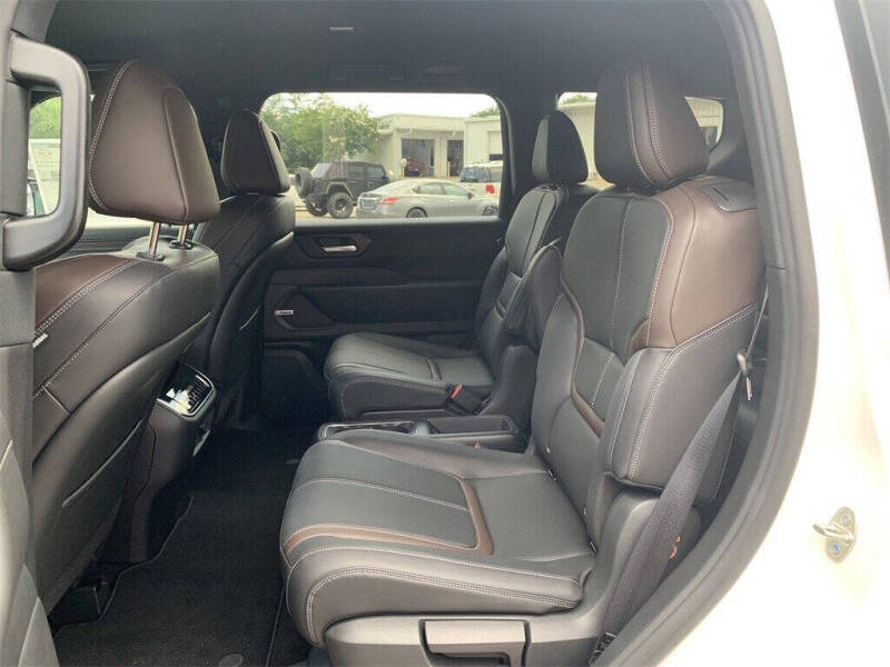 2025 Nissan Armada SL