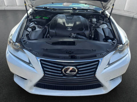 2015 Lexus IS 250 Crafted Line