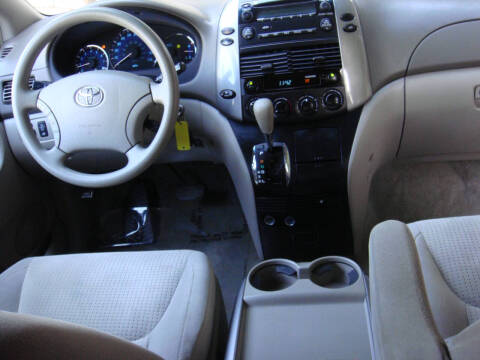 2008 Toyota Sienna LE 8-Passenger