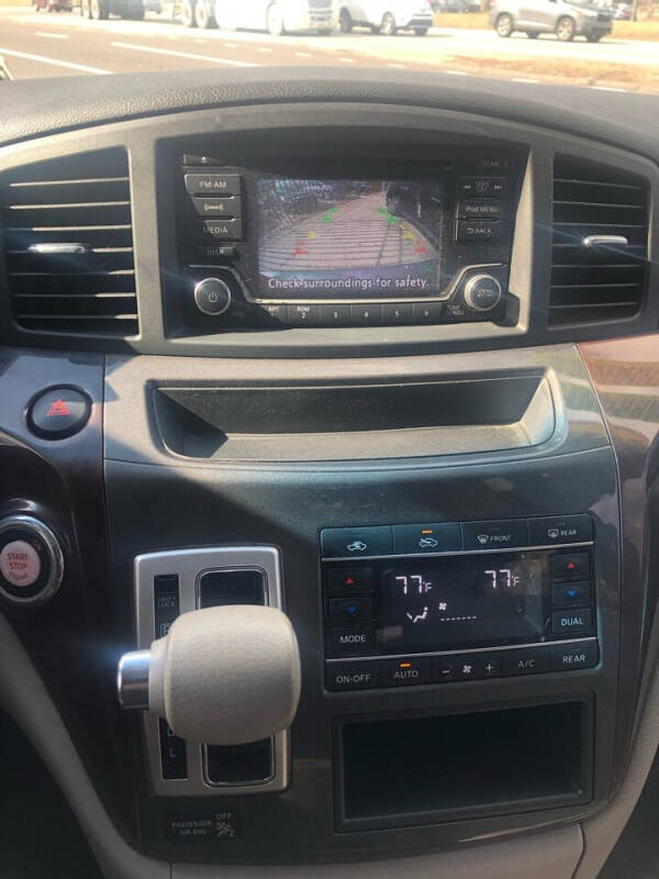 2017 Nissan Quest SV