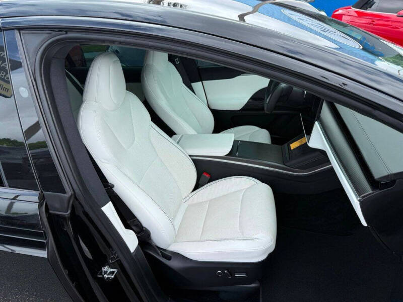 2022 Tesla Model X Plaid