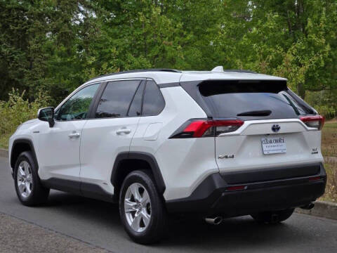 2020 Toyota RAV4 Hybrid XLE