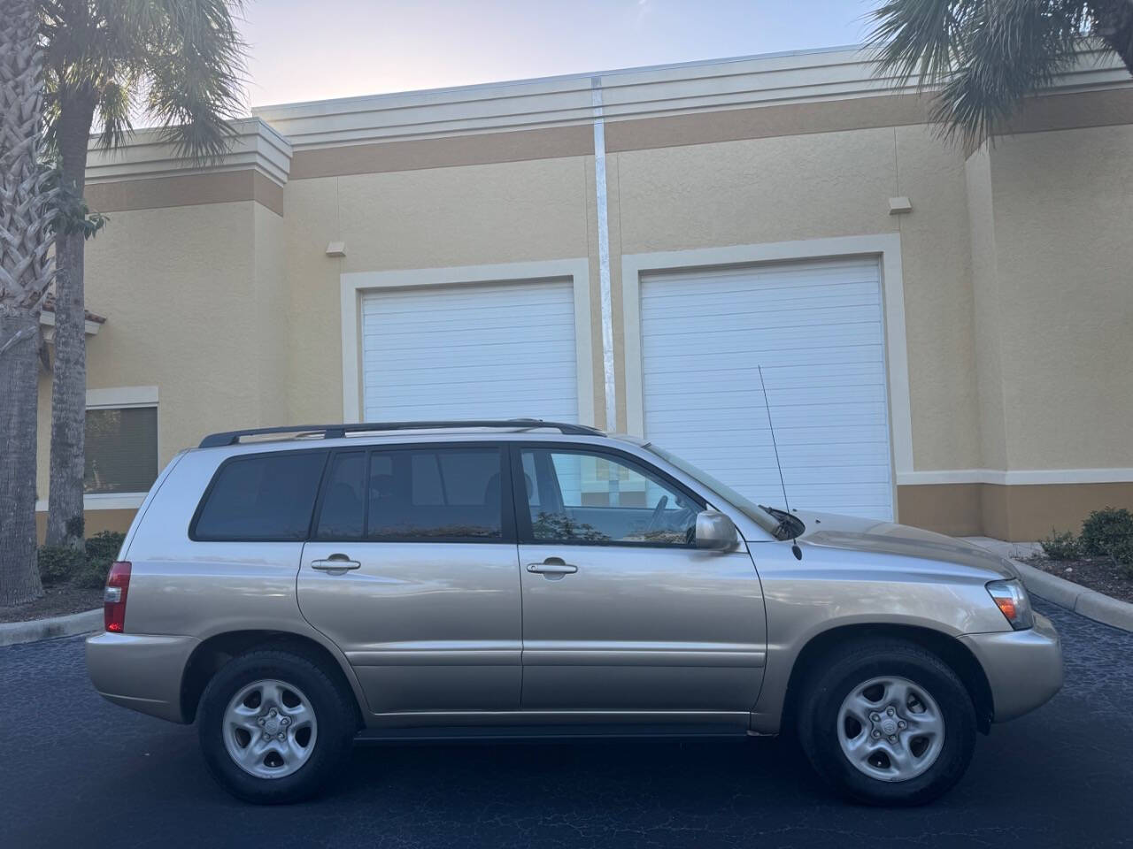 2006 Toyota Highlander for sale at LP AUTO SALES in Naples, FL