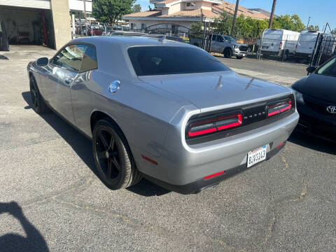 2017 Dodge Challenger SXT