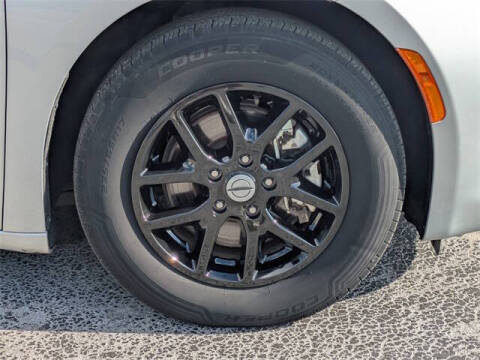 2022 Chrysler Voyager LX