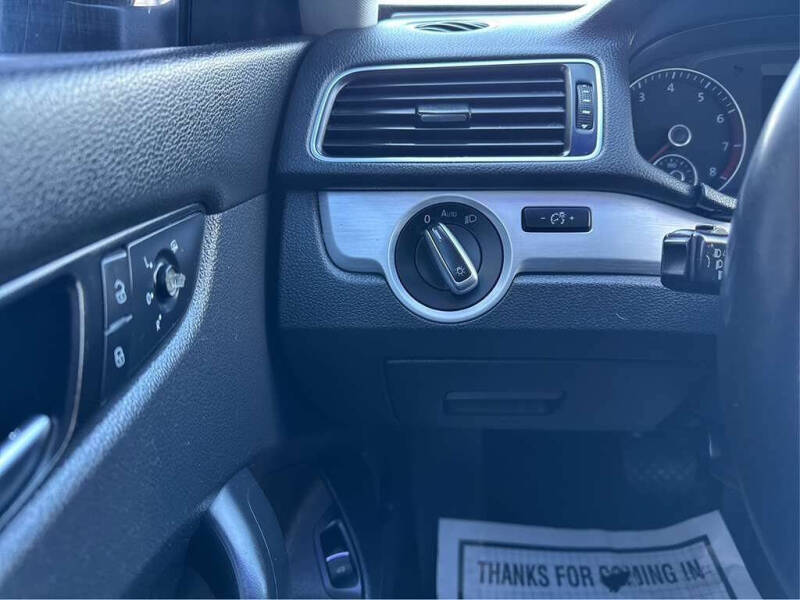 2013 Volkswagen Passat SE