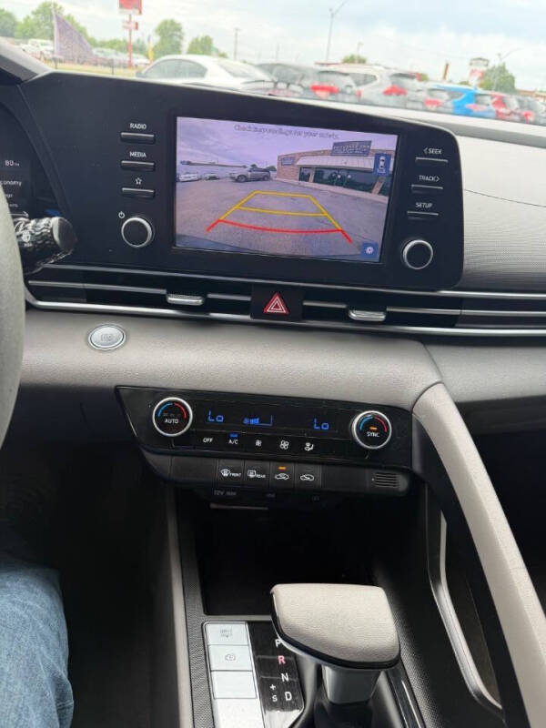 2022 Hyundai Elantra SEL