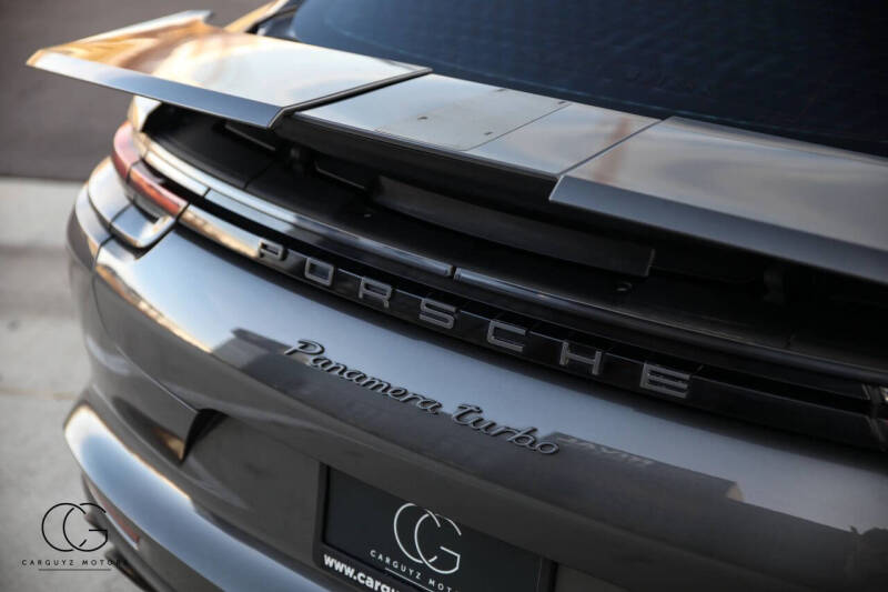 2018 Porsche Panamera Turbo