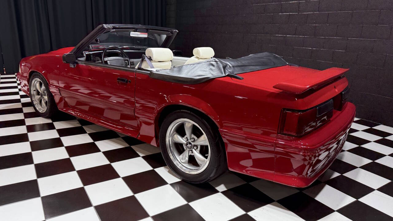 1993 Ford Mustang 16