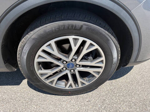 2021 Ford Escape SEL