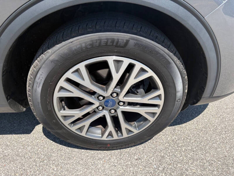2021 Ford Escape SEL