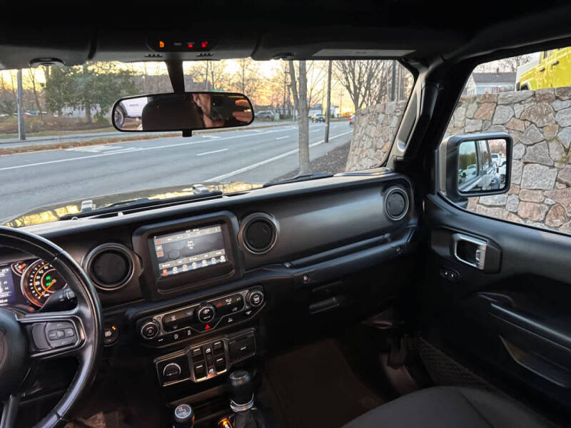 2022 Jeep Gladiator Sport S