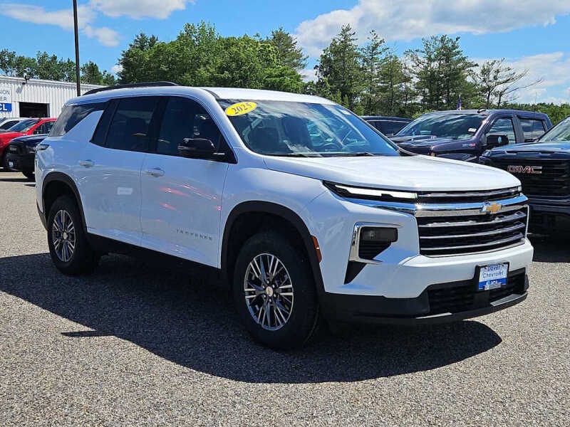 2025 Chevrolet Traverse LT