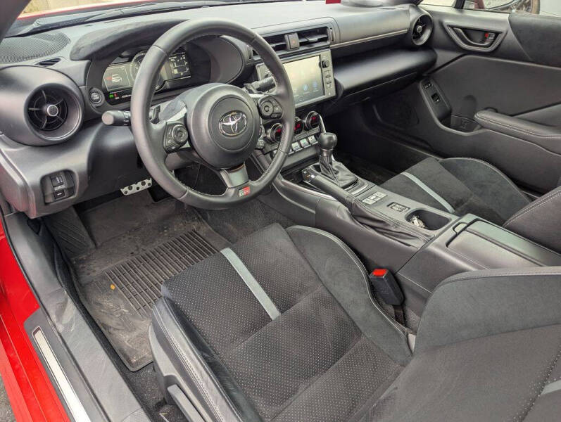 2025 Toyota GR86 Premium