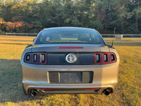 2014 Ford Mustang V6