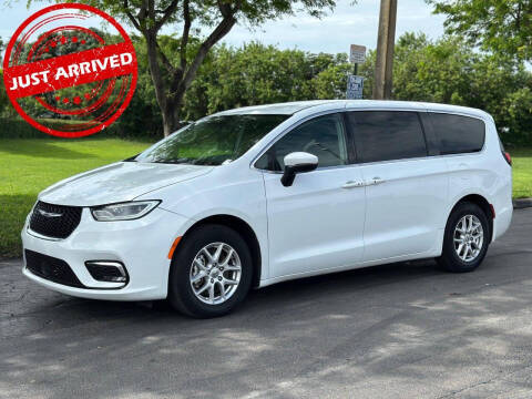 2023 Chrysler Pacifica Touring L