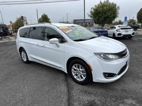2020 Chrysler Pacifica Touring L