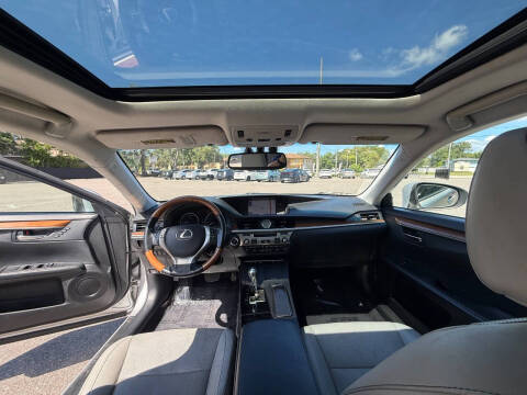 2014 Lexus ES 300h