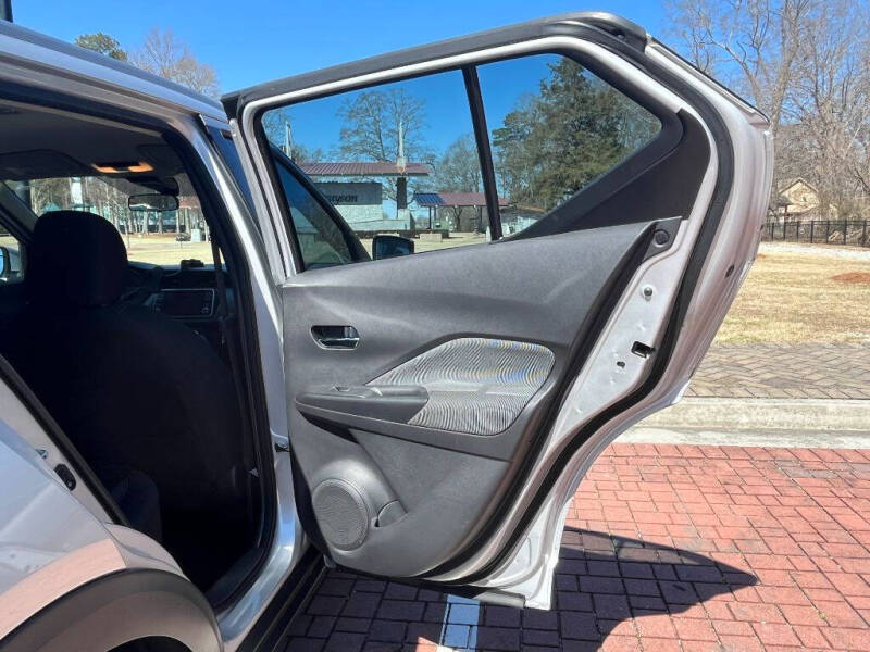 2020 Nissan Kicks SV