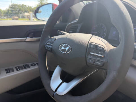2020 Hyundai Elantra SE