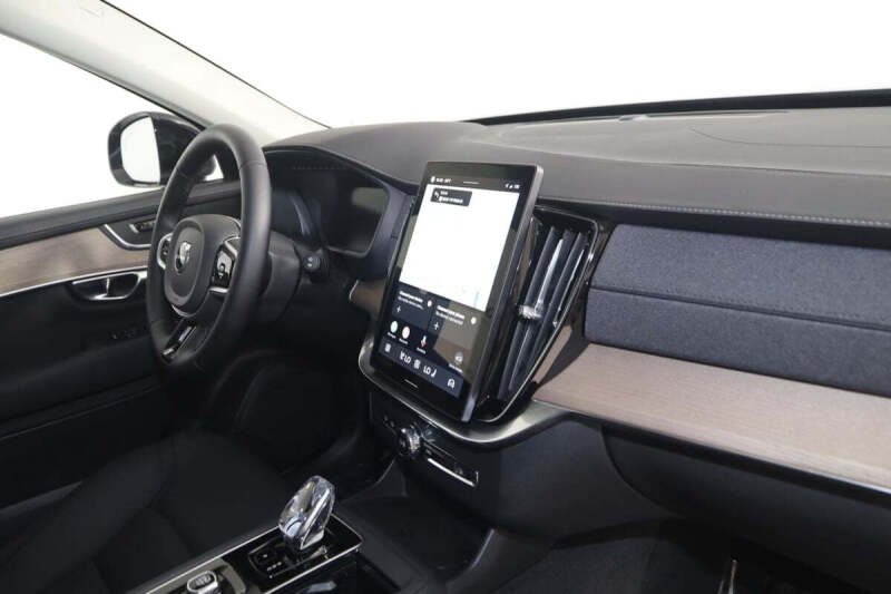 2025 Volvo XC90 B6 Plus Bright Theme 7P