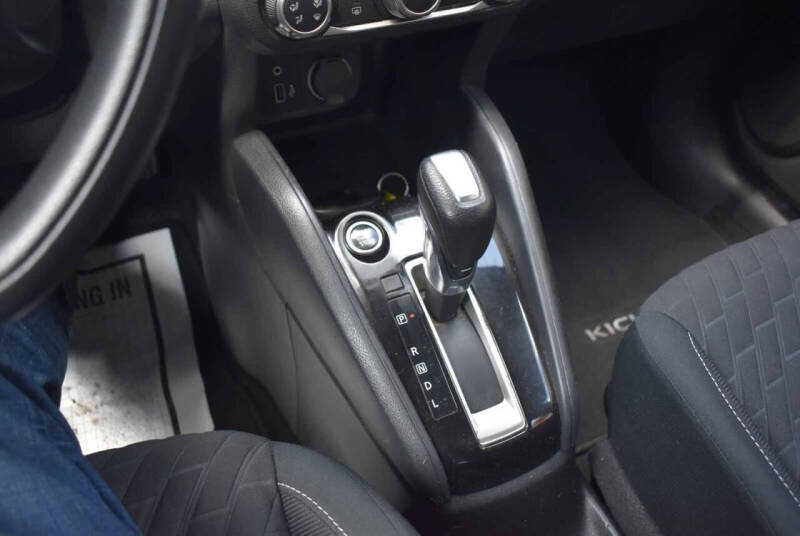 2021 Nissan Kicks S