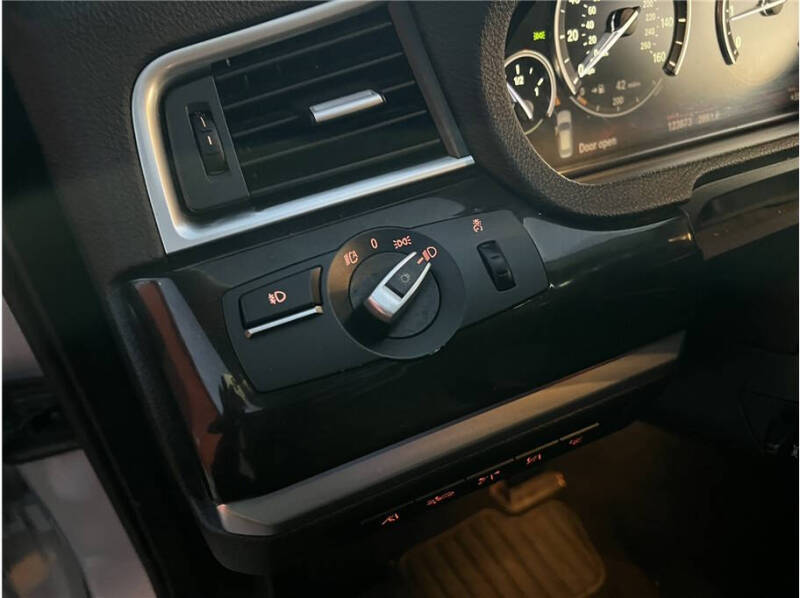 2010 BMW 5 Series 550i Gran Turismo