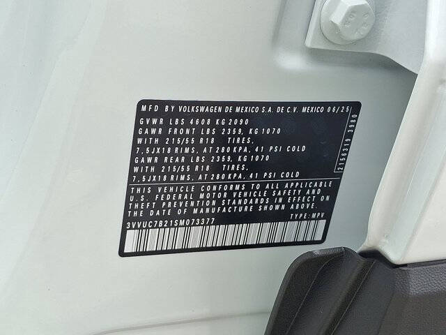 2025 Volkswagen Taos SE 4Motion