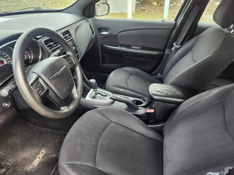 2014 Chrysler 200 LX