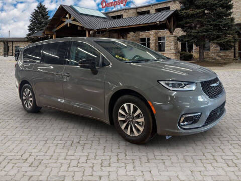 2025 Chrysler Pacifica Plug-In Hybrid Select
