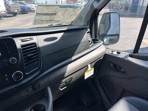 2025 Ford Transit 350 HD