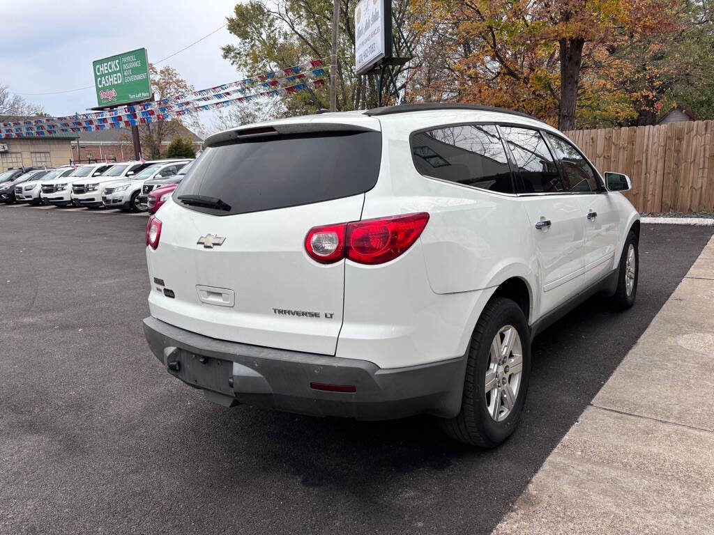 2010 Chevrolet Traverse for sale at Michael Johnson @ Allens Auto Sales Hopkinsville in Hopkinsville, KY