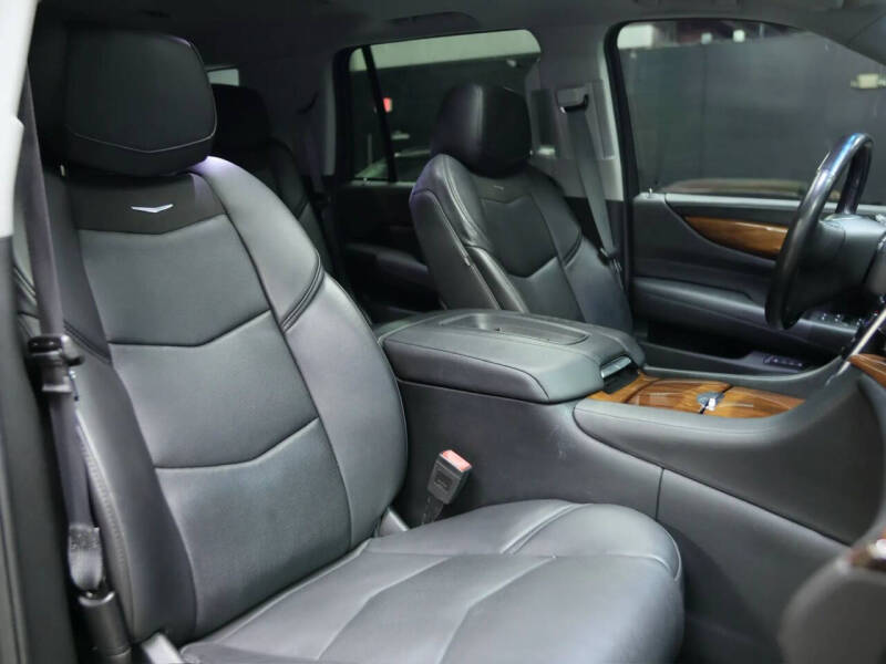 2017 Cadillac Escalade Luxury