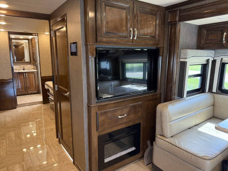 2020 Thor Motor Coach Aria 3901